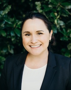 Adrienne Macmillan/Aks dii sagen tsep